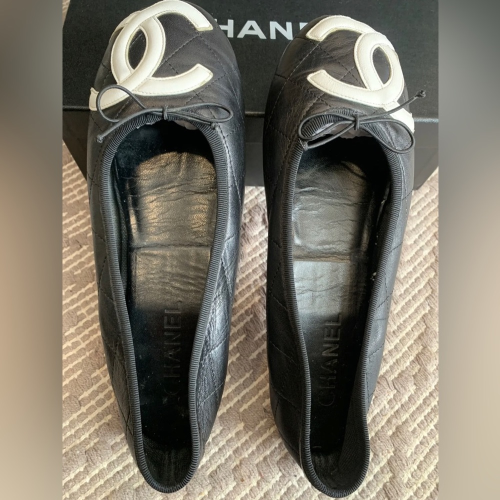 CHANEL Black leather quilted Cambon Ballet Flats-interlocking CC  LUXURY !!!